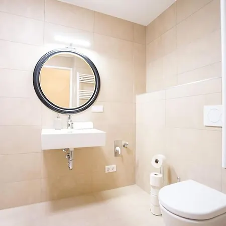 Executive Suite W/ Rooftop Pool Vienna Exterior photo