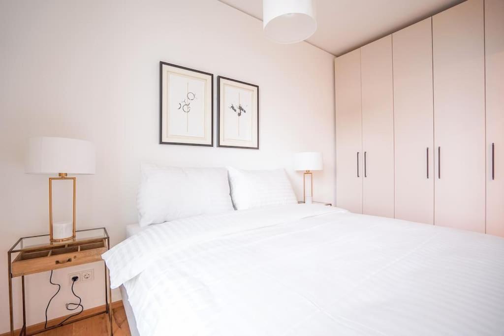 Executive W/ Rooftop Pool Vienna